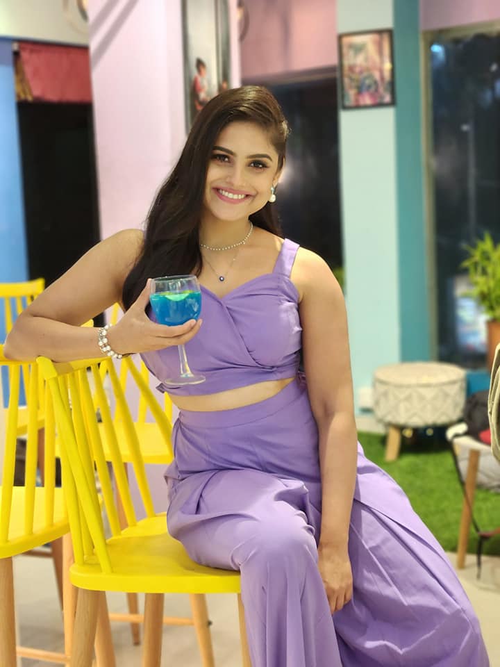 Naina Ganguly Actress Hot HD Photos Pics Gallery Telugu Mallu Tollywood Bollywood South Actress