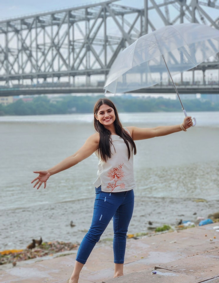 Naina Ganguly Actress Hot HD Photos Pics Gallery Telugu Mallu Tollywood Bollywood South Actress