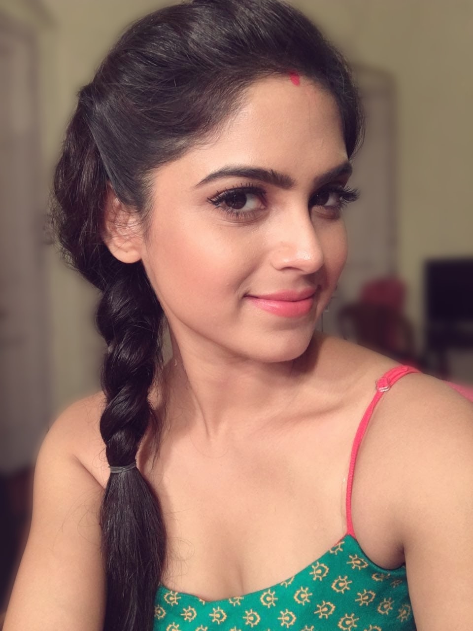 Naina Ganguly Actress Hot HD Photos Pics Gallery Telugu Mallu Tollywood Bollywood South Actress
