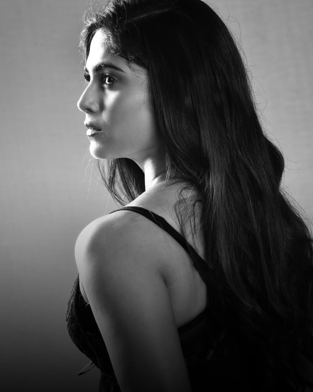 Naina Ganguly Actress Hot HD Photos Pics Gallery Telugu Mallu Tollywood Bollywood South Actress