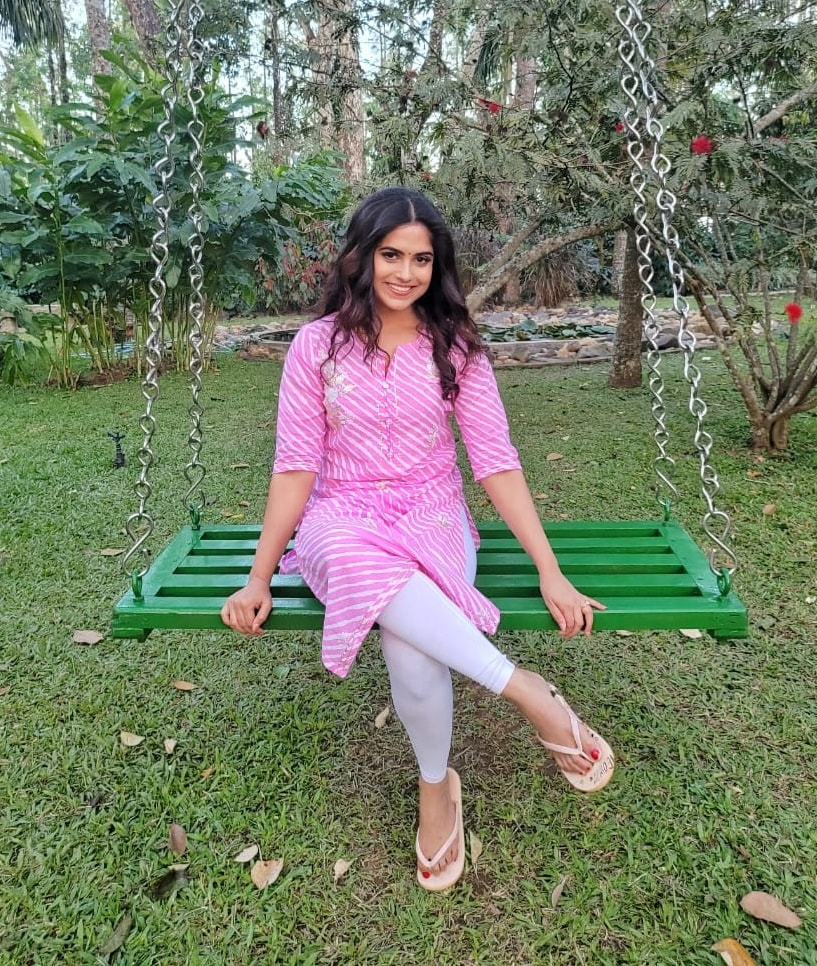 Naina Ganguly Actress Hot HD Photos Pics Gallery Telugu Mallu Tollywood Bollywood South Actress