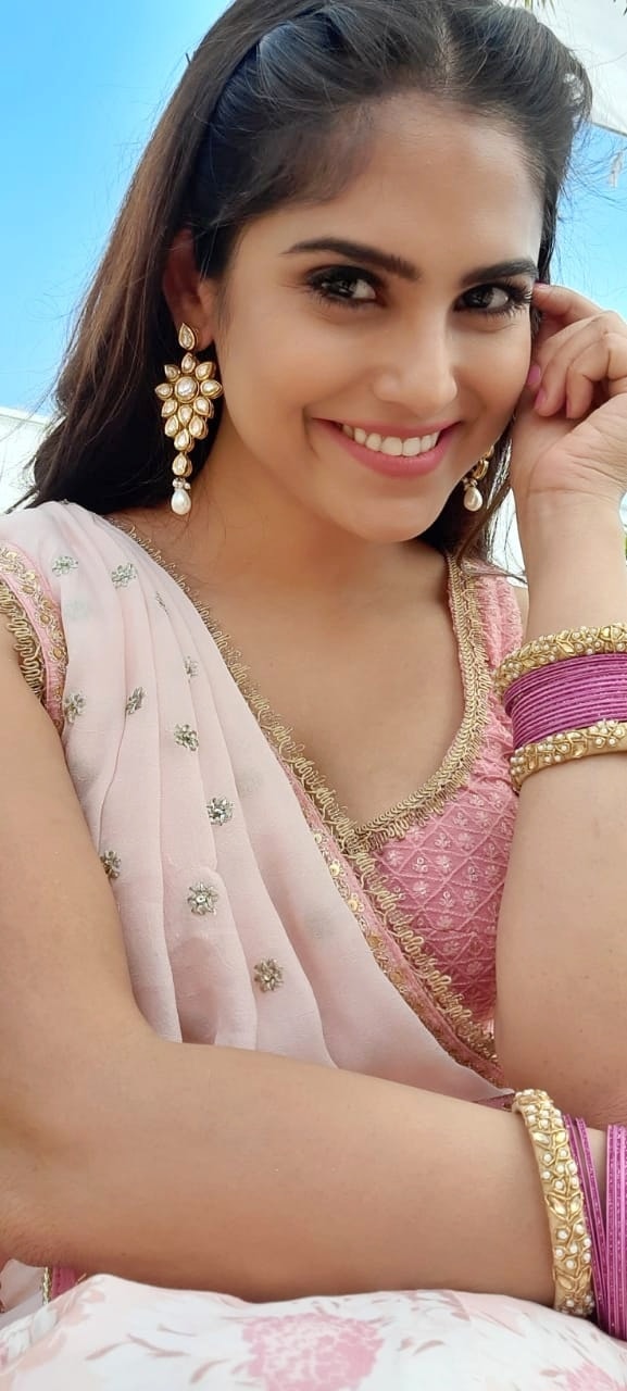 Naina Ganguly Actress Hot HD Photos Pics Gallery Telugu Mallu Tollywood Bollywood South Actress