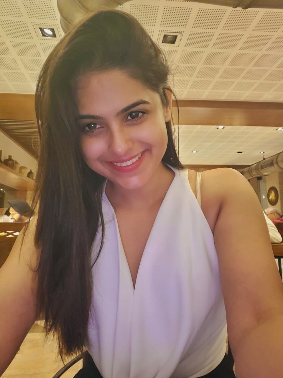 Naina Ganguly Actress Hot HD Photos Pics Gallery Telugu Mallu Tollywood Bollywood South Actress