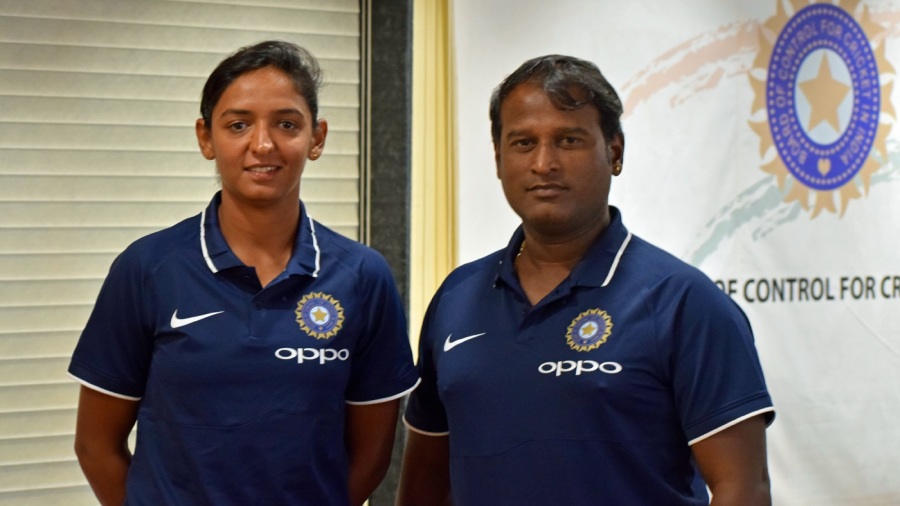 Harmanpreet, Mandhana want Powar to continue as coach of Indian women's cricket team
