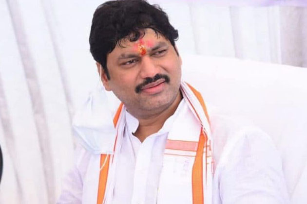 బీడ్‌ సర్పంచ్‌ హత్య కేసు, మంత్రి పదవికి ధనంజయ్‌ ముండే రాజీనామా