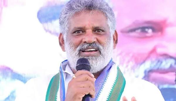 చెవిరెడ్డి భాస్కర్ రెడ్డికి పోలీసుల నోటీసులు