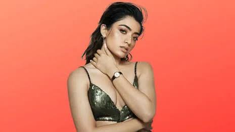 మోస్ట్ వాంటెడ్ హీరోయిన్ గా రష్మిక.. రెండేళ్లలో రూ.3,300 కోట్లు..