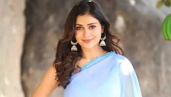 ఇండస్ట్రీలో అలాంటి వారికే అవకాశాలు: స్టార్ హీరోయిన్