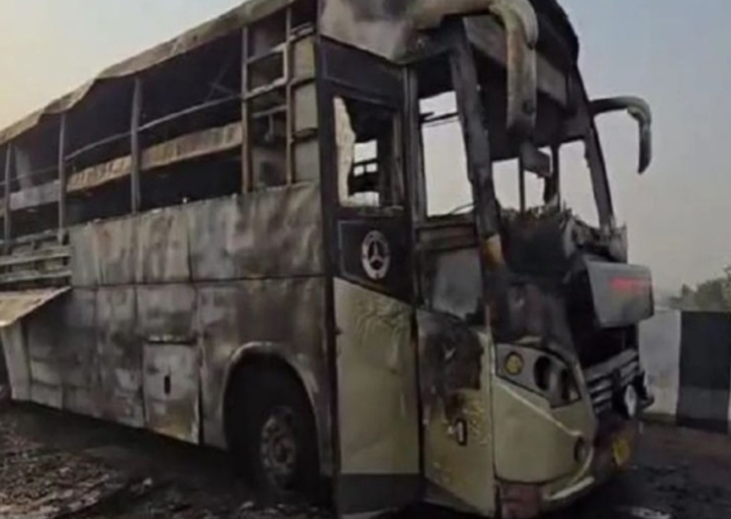 ఘోర ప్రమాదం.. ఐదుగురు సజీవదహనం