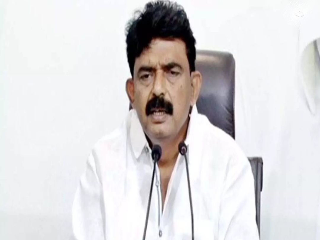 జగన్ టార్గెట్ గా అక్రమ కేసులు: మాజీ మంత్రి నాని