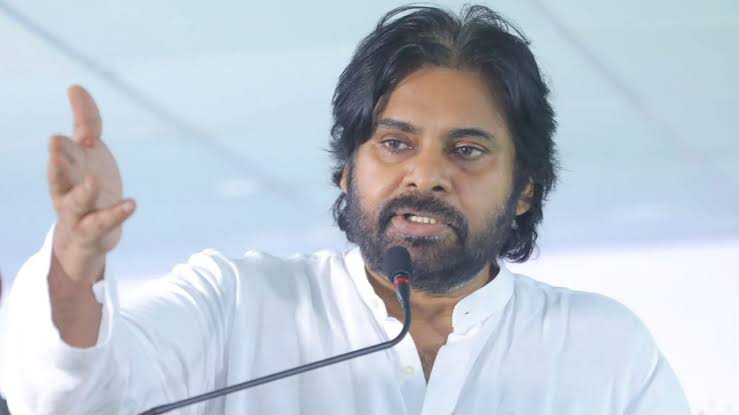 పవన్ కళ్యాణ్ పై పోలీస్ స్టేషన్ లో ఫిర్యాదు