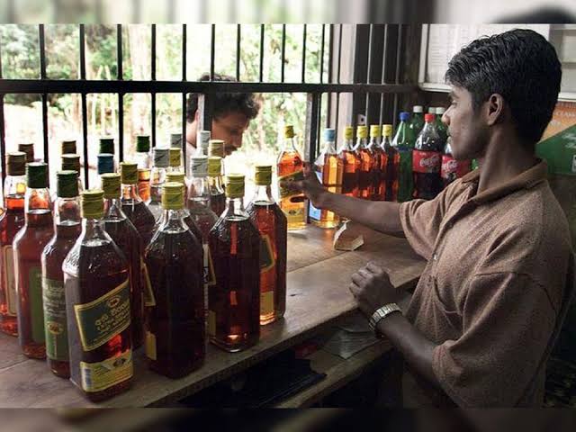 మద్యం ప్రియులకు భారీ గుడ్ న్యూస్