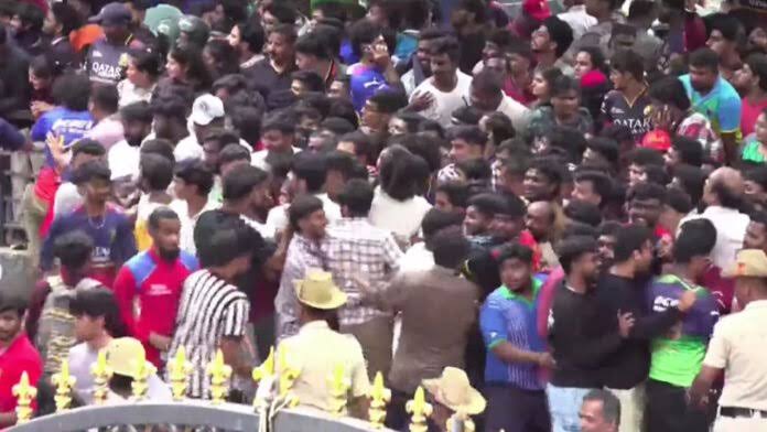 తొక్కిసలాట ఘటన: ఎక్స్రేషియా ప్రకటించిన ప్రభుత్వాలు