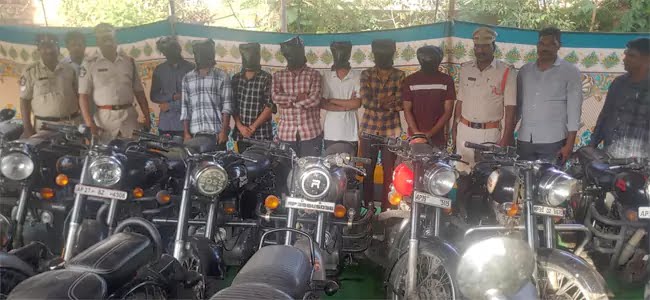 యూట్యూబ్ చూసి దొంగతనాలు... ఏడుగురు బిటెక్ విద్యార్థులు అరెస్ట్