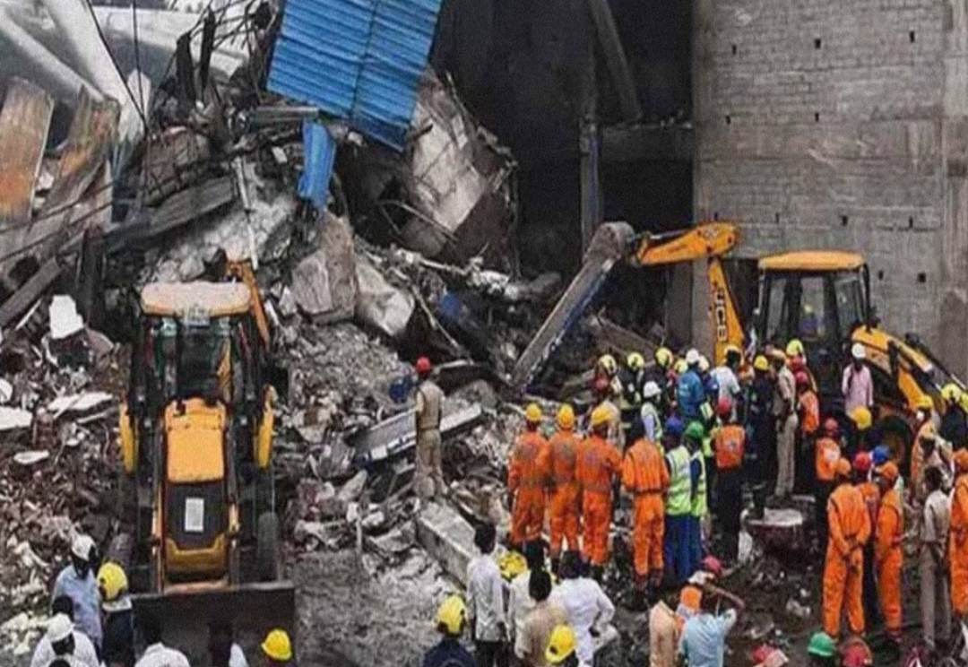 ఫార్మా కంపెనీ పేలుడు ఘటనపై అధికారులు కీలక నిర్ణయం