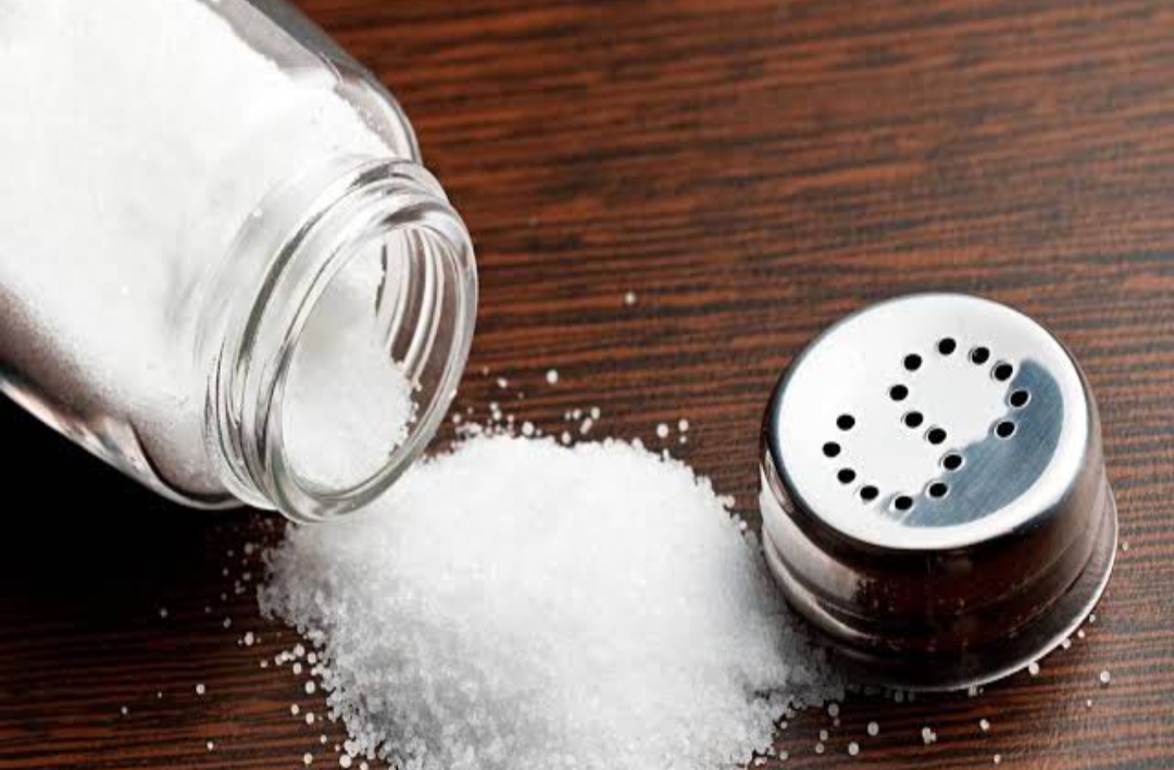 ఉప్పును ఎవరెవరు తగ్గించాలంటే..