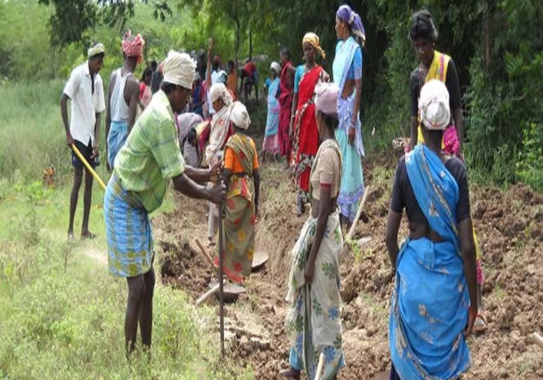 ఉపాధి హామీ పథకంలో కొత్త కండీషన్