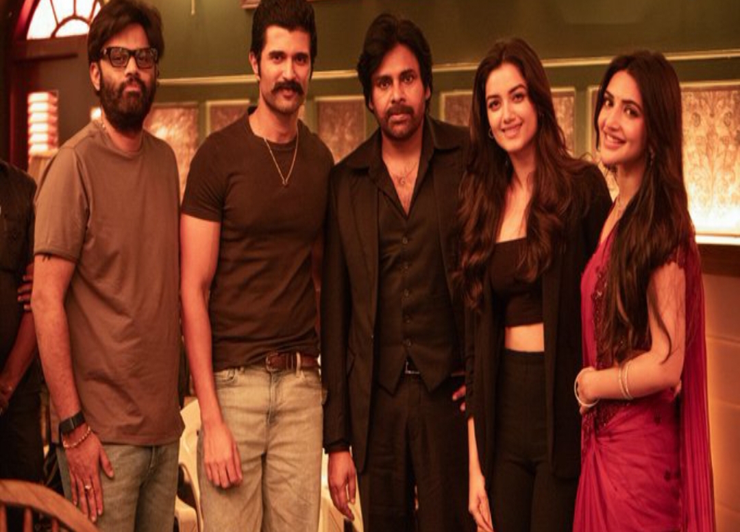 పవన్ కల్యాణ్ ను కలిసిన కింగ్ డమ్ టీమ్