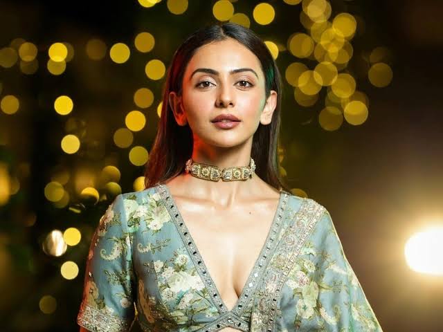 దేశంలో పనికిమాలిన వాళ్ళు ఎక్కువయ్యారు: రకుల్ ప్రీతి సింగ్