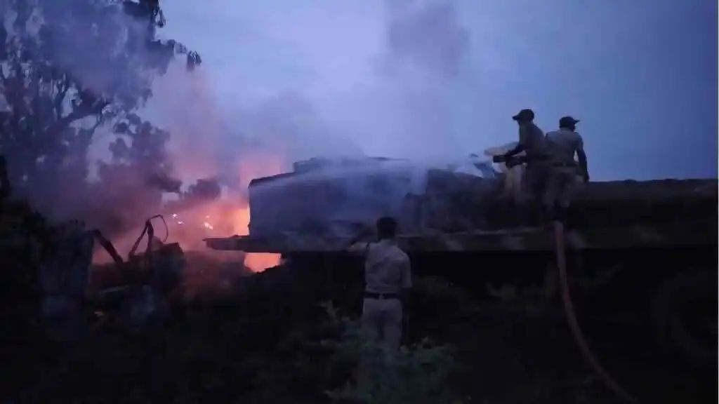 Breaking: తెలంగాణలో ఘోర రోడ్డు ప్రమాదం.. ముగ్గురు సజీవ దహనం