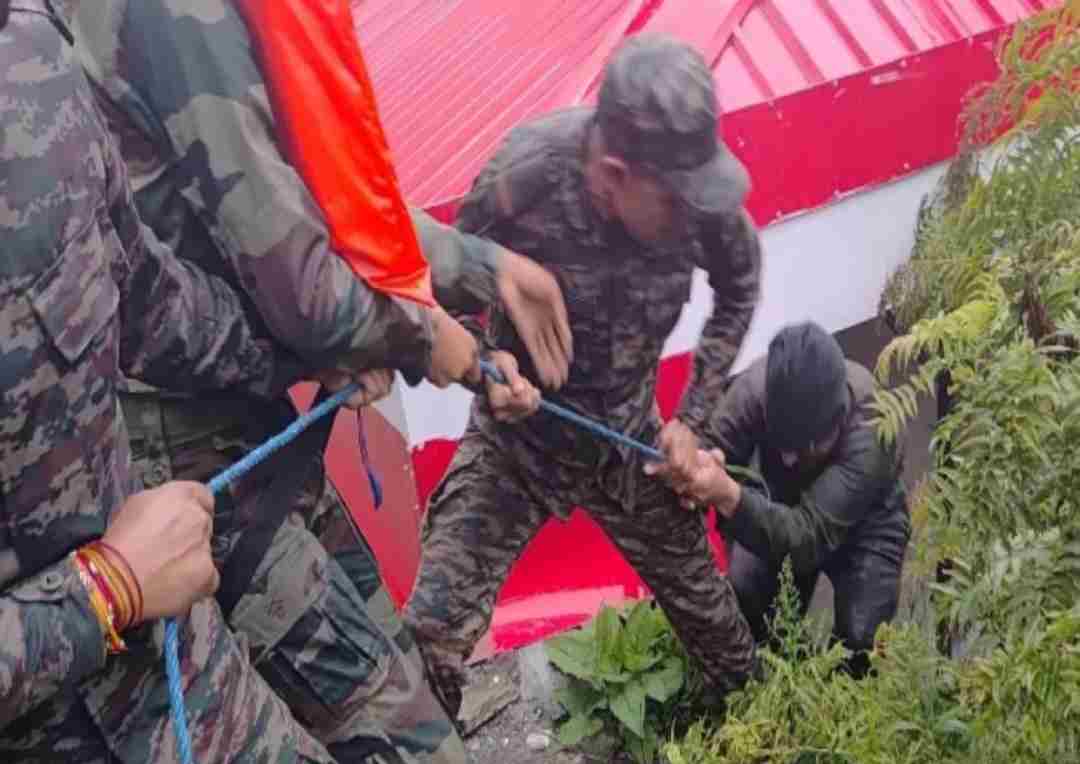 ఉత్తర కాశీలో జల ప్రళయం.. రంగంలోకి ఇండియన్ ఆర్మీ 