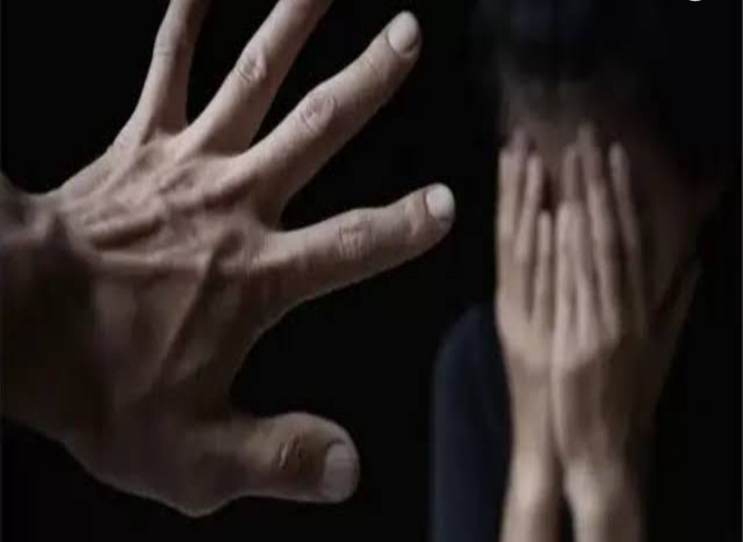 ఘోరం: 14 ఏళ్ళ బాలికపై 200 మంది అత్యాచారం