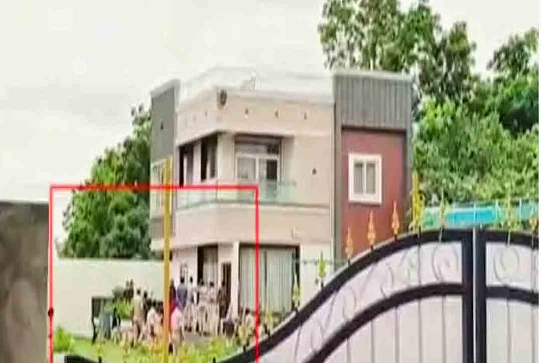 ఫామ్ హౌస్ లో లిక్కర్, డ్రగ్స్ పార్టీ.. అదుపులోకి విదేశీయులు