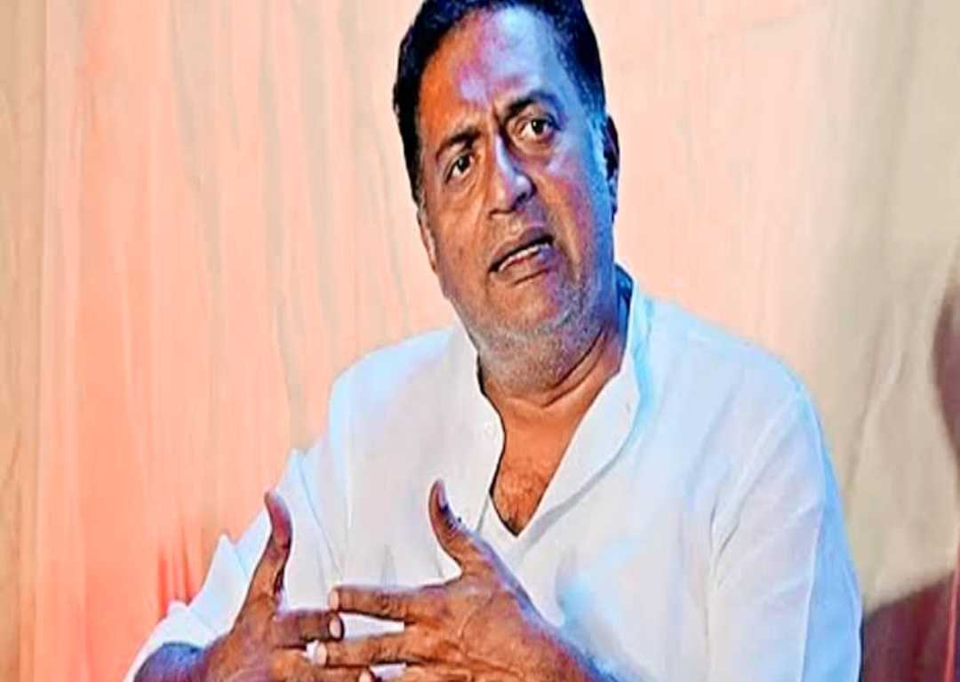 పోలింగ్ బూత్ డ్రెస్ చేంజింగ్ రూమ్ కాదు: ప్రకాష్ రాజ్