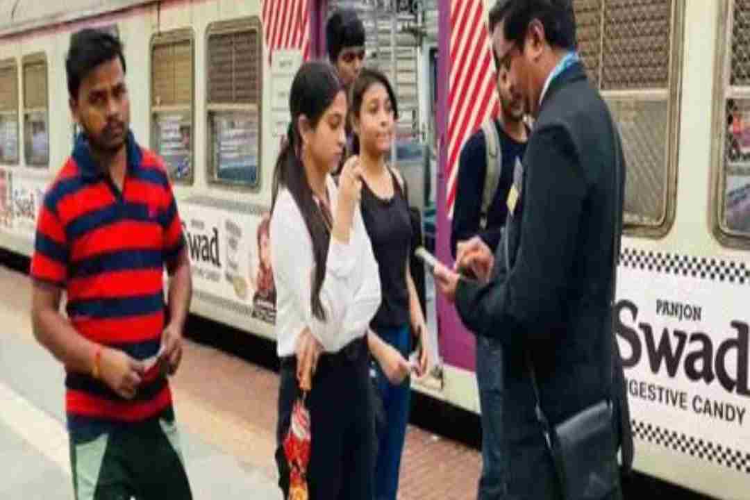 ఇక ట్రైన్ లోనే టికెట్ కొనుక్కోవచ్చు