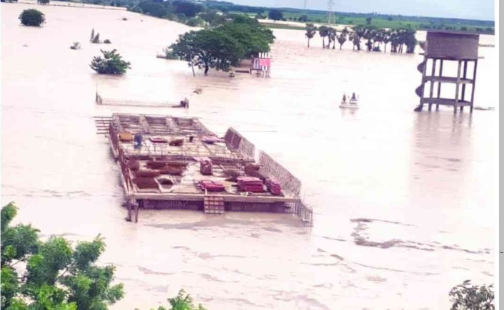 మునిగిపోతున్న రాజధాని