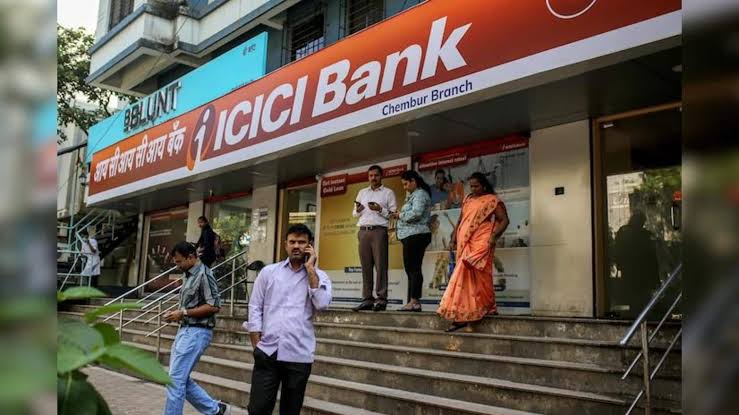 మినిమం బ్యాలెన్స్ పై వెనక్కి తగ్గిన ఐసీఐసీఐ