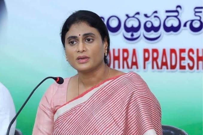 తెర వెనుక పొత్తులకు జగనే బ్రాండ్: షర్మిల