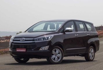 ఇన్నోవా క్రిస్టాలో చీపెస్ట్ వేరియంట్ విడుదల