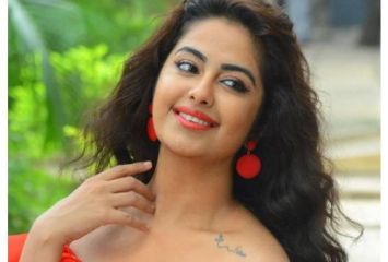 ఘాటుగా అందాలు ఆరబోస్తున్న ఉయ్యాల జంపాల హీరోయిన్
