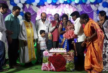 ఘనంగా సంహిత పుట్టిన రోజు వేడుకలు - పాల్గొన్న వైసీపీ నేత