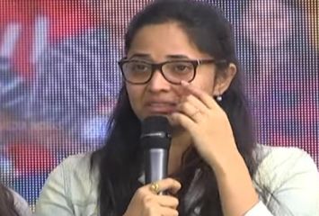 అనసూయ ఫోటోలు వైరల్, పోలీసుల్ని ఆశ్రయించిన యాంకర్.