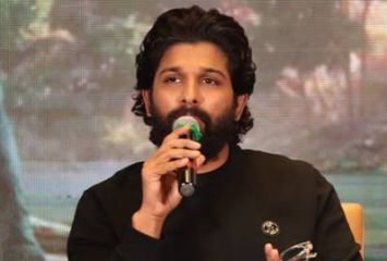 పుష్ప సక్సెస్ క్రెడిట్ అంతా ఆయనదే: అల్లు అర్జున్