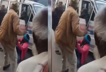 మతి స్థిమితం లేని వ్యక్తిని దారుణంగా కర్రలతో కొట్టిన పోలీసులు, వీడియో ఇదిగో