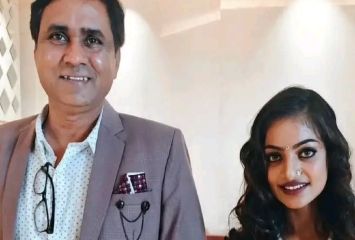 మోనాలిసాకు సినిమా ఆఫర్ ఇచ్చిన దర్శకుడు అరెస్ట్