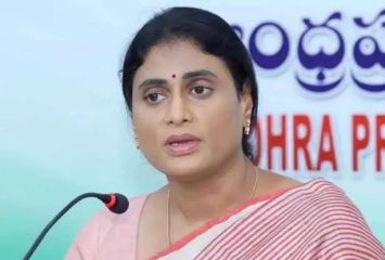 ఎన్టీఆర్ జిల్లా పేరు ఎందుకు మార్చలేదు: వైఎస్ షర్మిల