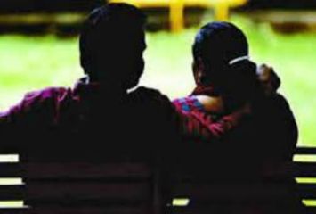 విడాకుల బాటలో మరో సెలబ్రిటీ జంట