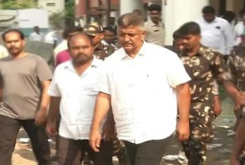 వల్లభనేని వంశీకి బెయిల్.. అయినా జైలులోనే..