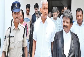 నా భర్త ఆరోగ్యం క్షీణించింది: వల్లభనేని వంశీ భార్య