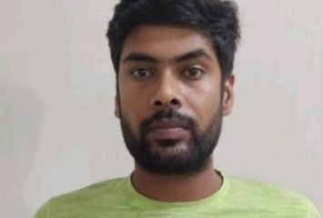 పాక్ కు సమాచారం చేరవేస్తున్న నేవి ఉద్యోగి అరెస్ట్