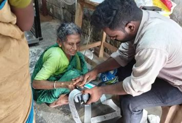 నేటి నుండి వారికి రేషన్ డోర్ డెలివరీ