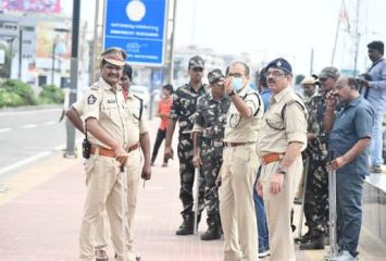 విశాఖలో భారీ బందోబస్తు