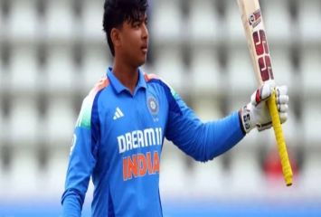 చరిత్ర సృష్టించిన ఒకే ఒక్కడు..!