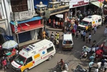 ఆలయం వద్ద తొక్కిసలాట.. ఆరుగురి మృతి