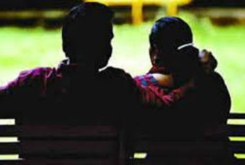 పొలం అమ్మిన భర్త.. మరిదితో వెళ్లిపోవాలనుకున్న భార్య... చివరికి