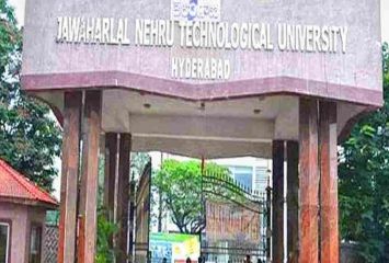 భారీ వర్షాలు.. పరీక్షలు వాయిదా